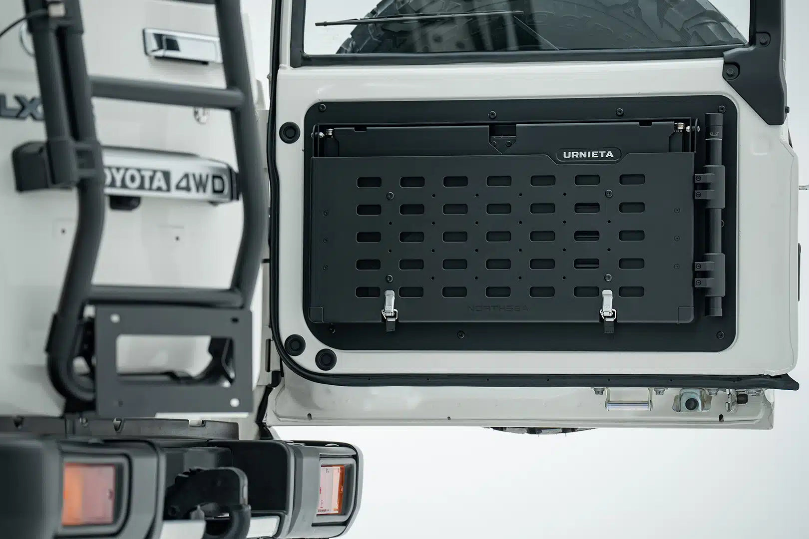 URNIETA Tailgate Drop Down Platform Table| 76 Series LandCruiser Wagon