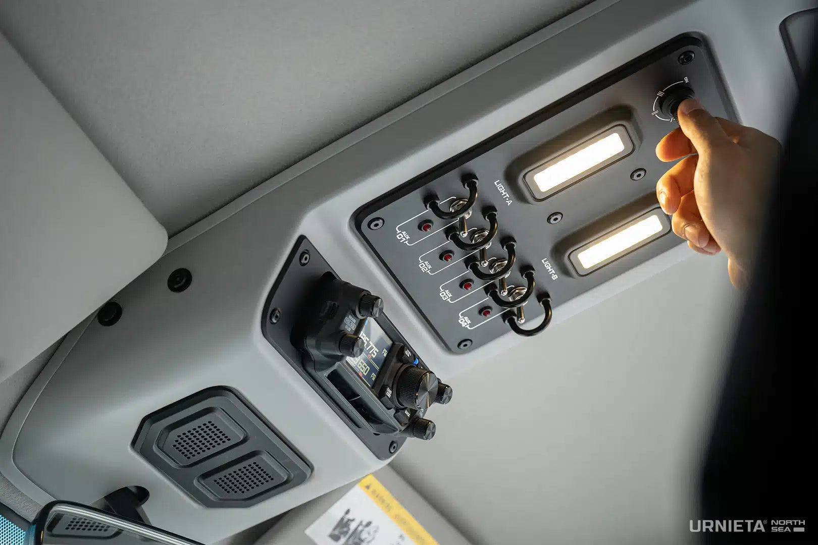 URNIETA Roof Console | 70 Series LandCruiser 2008–2025