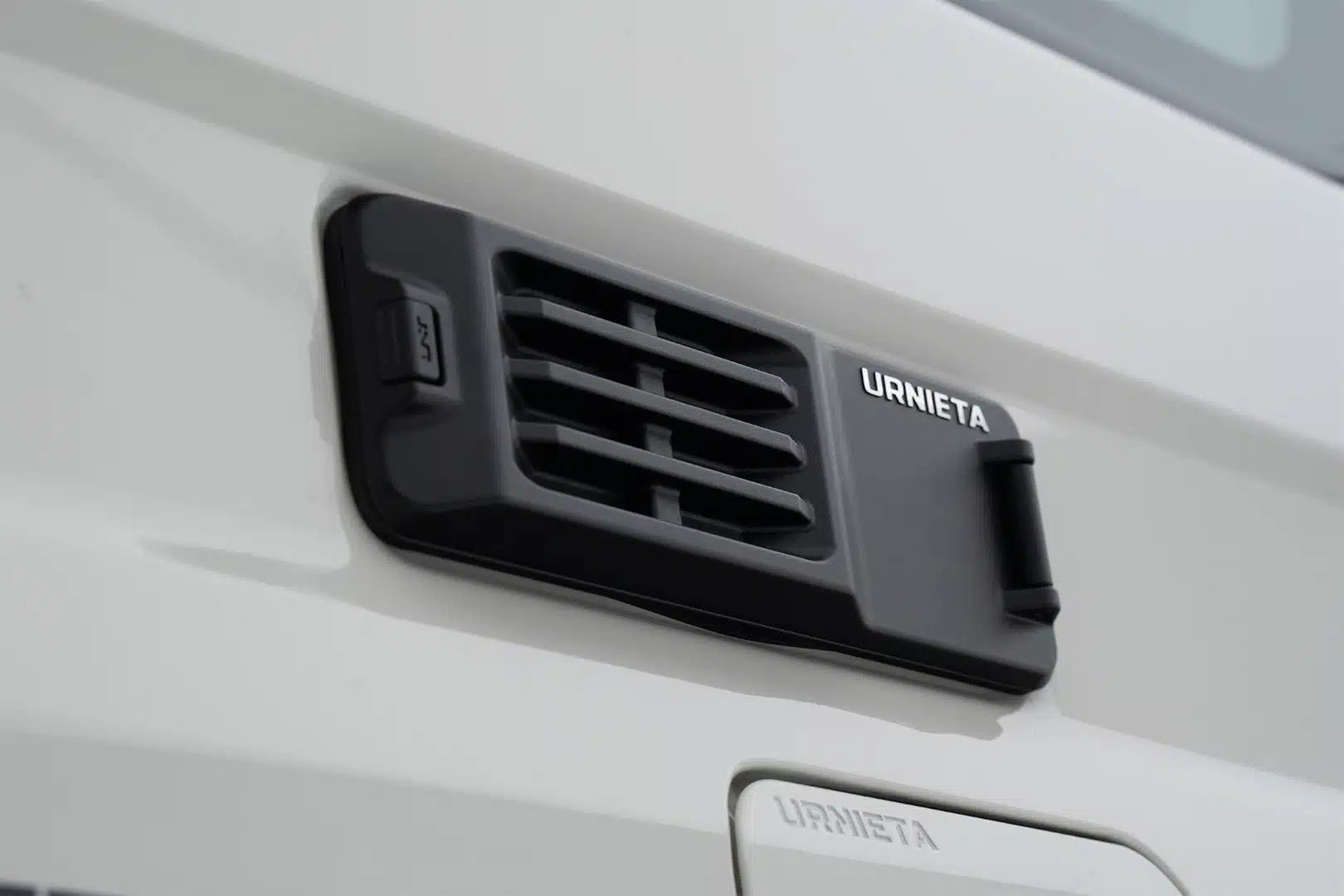 URNIETA Integrated Expansion Panel | 76 & 78 Series LandCruiser