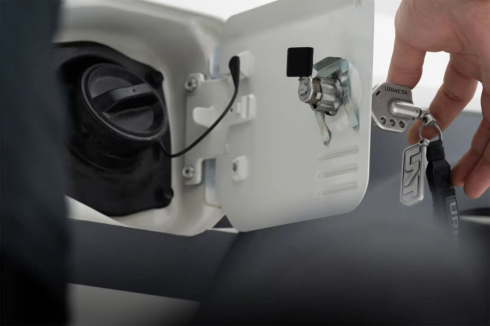 URNIETA Vintage Fuel Cap | 70 Series LandCruiser