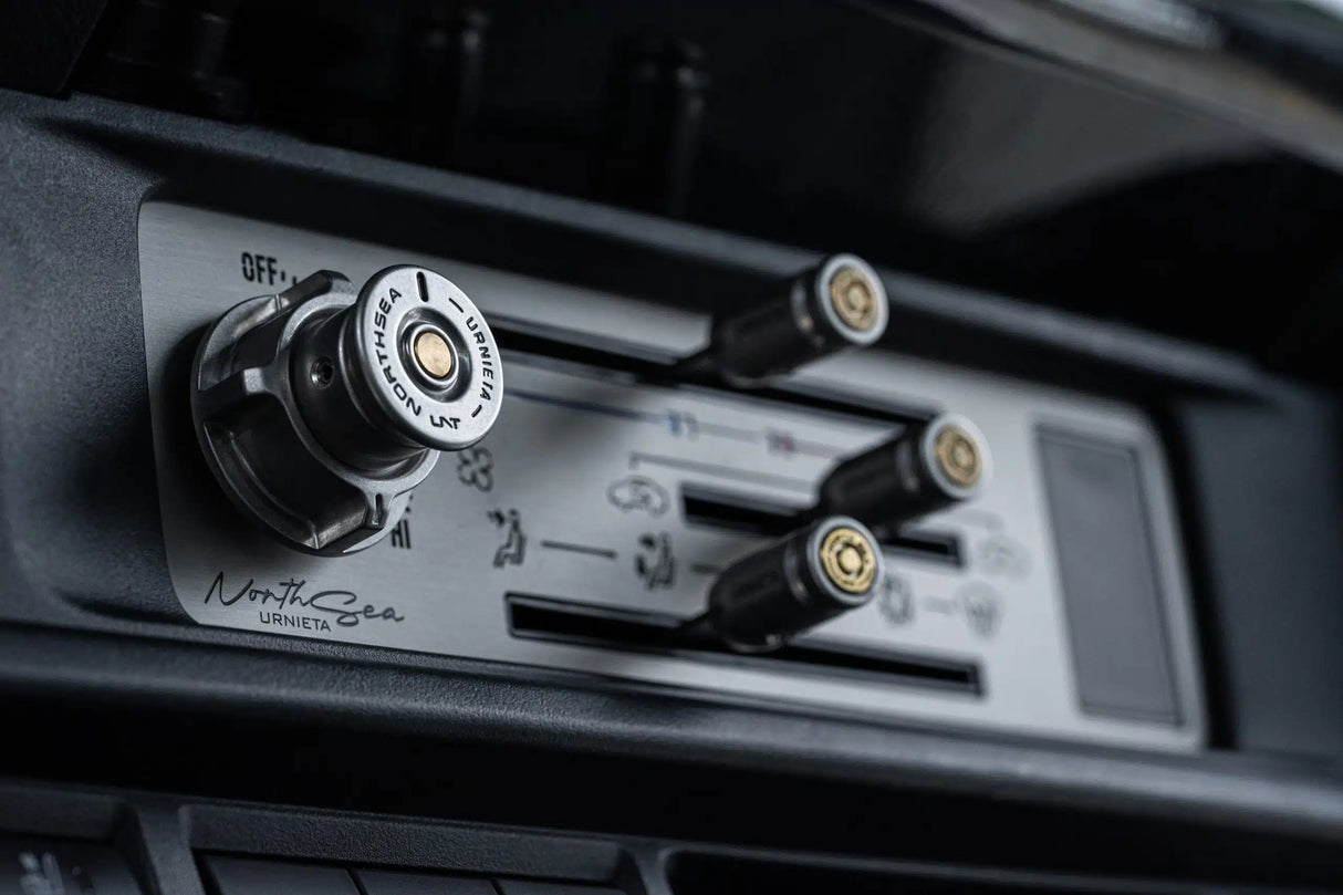 URNIETA AC Control Panel | 70 Series LandCruiser