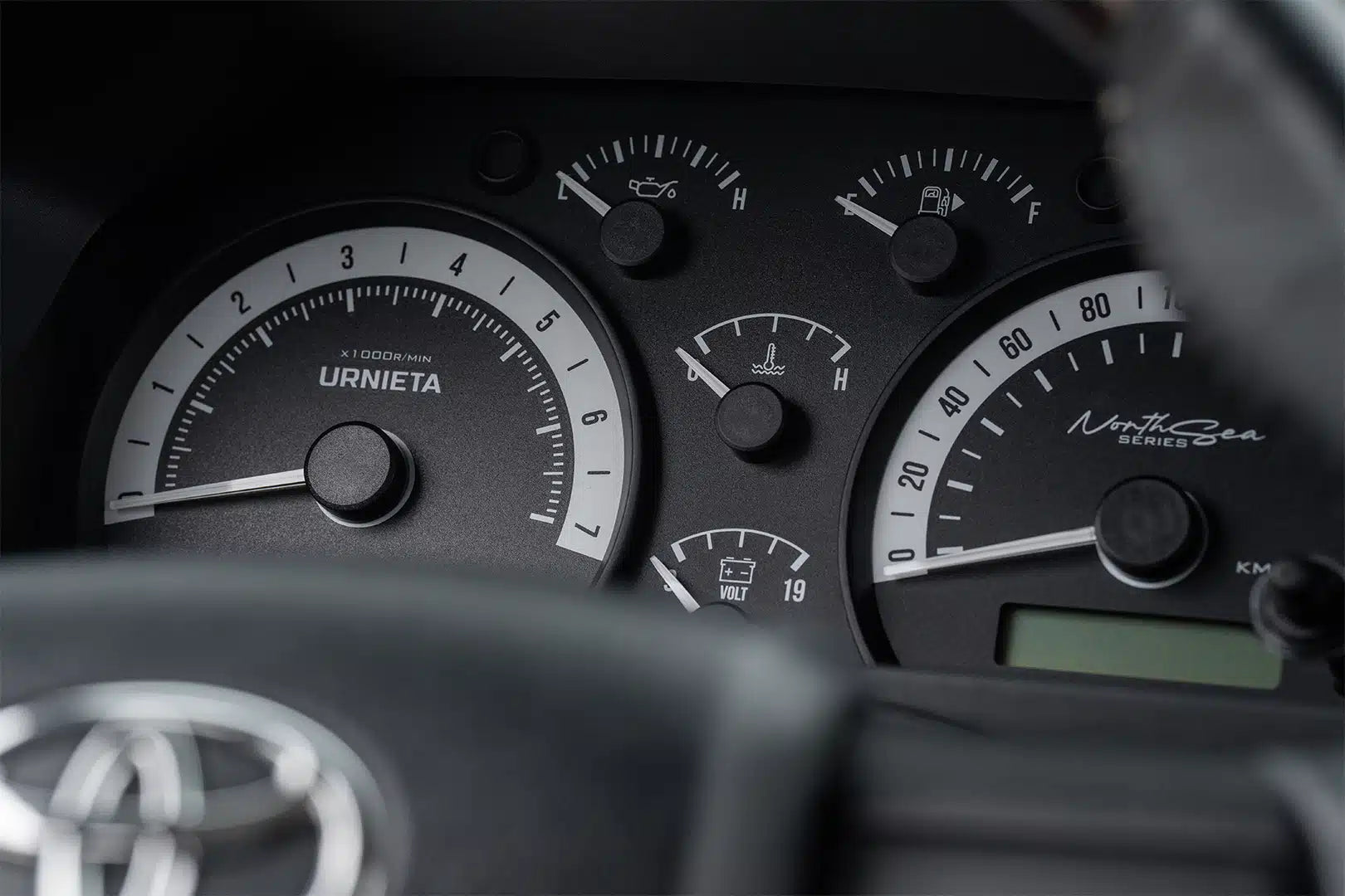 URNIETA Vintage Dashboard | 70 Series LandCruiser