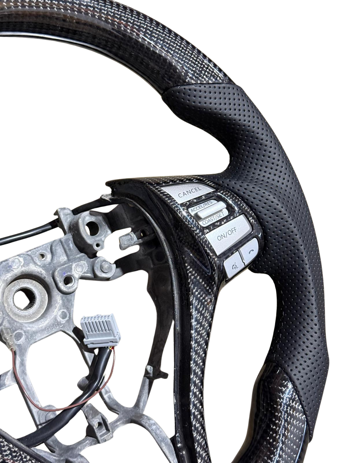 Traditional Carbon Black Leather Steering Wheel Core for Nissan Navara NP300 (2014-2017)
